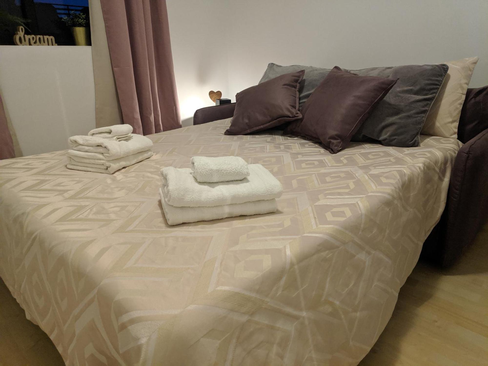 Gaia St Paul'S Bay Modern Cosy Apartment خليج سانت بول المظهر الخارجي الصورة